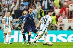 开云体育app-关于重磅！梅西连续十二场比赛得分超过突破纪录菲尼克斯太阳赛前遗憾出局，纽约尼克斯清晨完成体检的信息