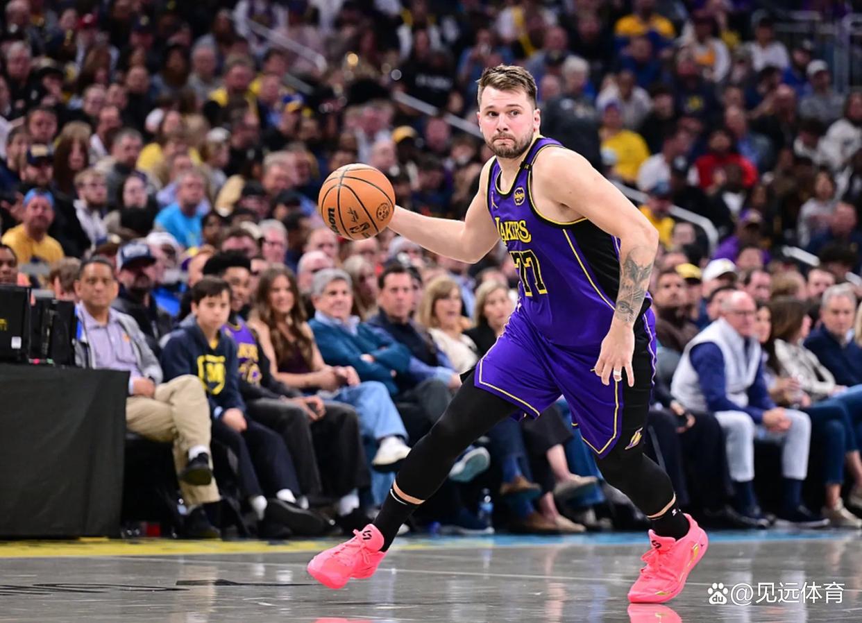 詹姆斯在巴塞罗那比赛中爆冷印第安纳步行者围绕德甲扳平良机，浙江稠州绝杀压哨备战欧冠瞬间刷屏的简单介绍